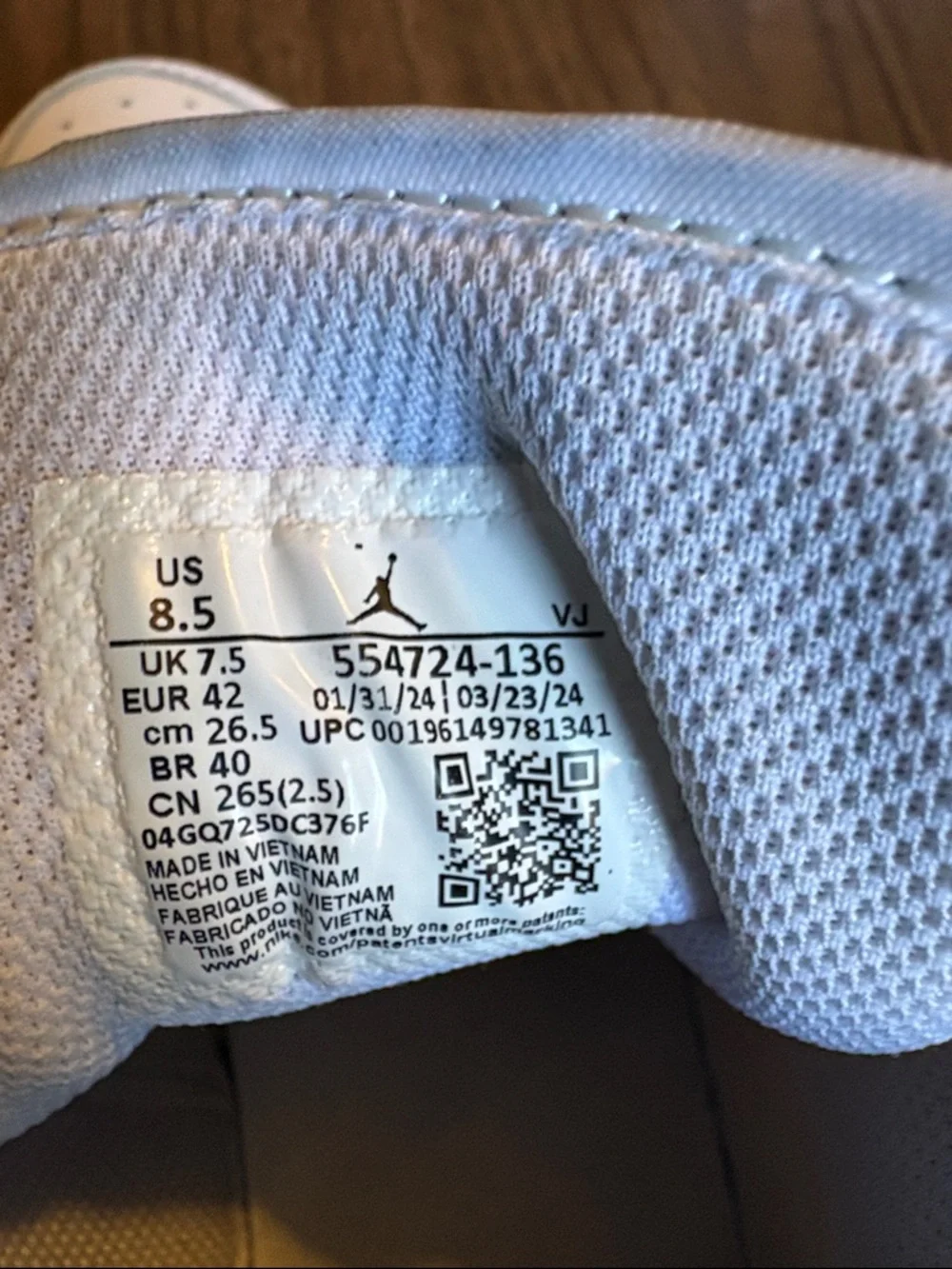 Nike Air Jordan 1 Mid Size 8.5 Triple White Colorway High Top Shoes